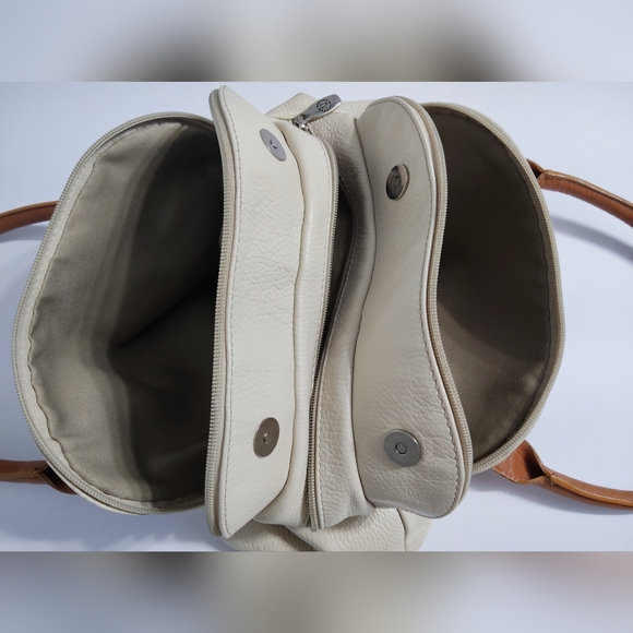 Valentina Cream and Tan Leather Handbag. Pre-owned. Great Condition. - Picture 10 of 15